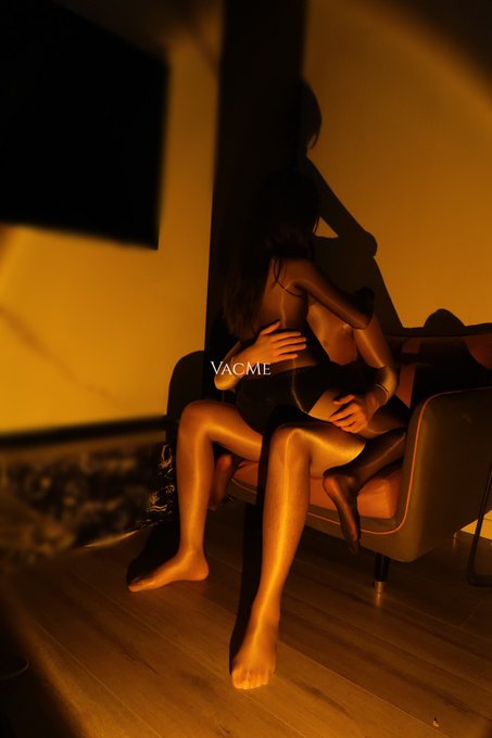 亮丝yyds 下一次穿什么颜色呢 Love this shiny #pantyhose #shinypantyhose #亮丝 #情侣丝袜 #丝袜 #连身袜 #maninpantyhose #pantyhosecouple<a href="/tag/pantyhose"class="tags">#pantyhose</a><a href="/tag/shinypantyhose"class="tags">#shinypantyhose</a><a href="/tag/%E4%B8%9D%E8%A2%9C"class="tags"><span>#丝袜</span></a><a href="/tag/pantyhosecouple"class="tags"><span>#pantyhosecouple</span></a><a href="/tag/%E4%BA%AE%E4%B8%9D"class="tags"><span>#亮丝</span></a><a href="/tag/%E6%83%85%E4%BE%A3%E4%B8%9D%E8%A2%9C"class="tags"><span>#情侣丝袜</span></a><a href="/tag/%E8%BF%9E%E8%BA%AB%E8%A2%9C"class="tags"><span>#连身袜</span></a><a href="/tag/maninpan"class="tags"><span>#maninpan</span></a>