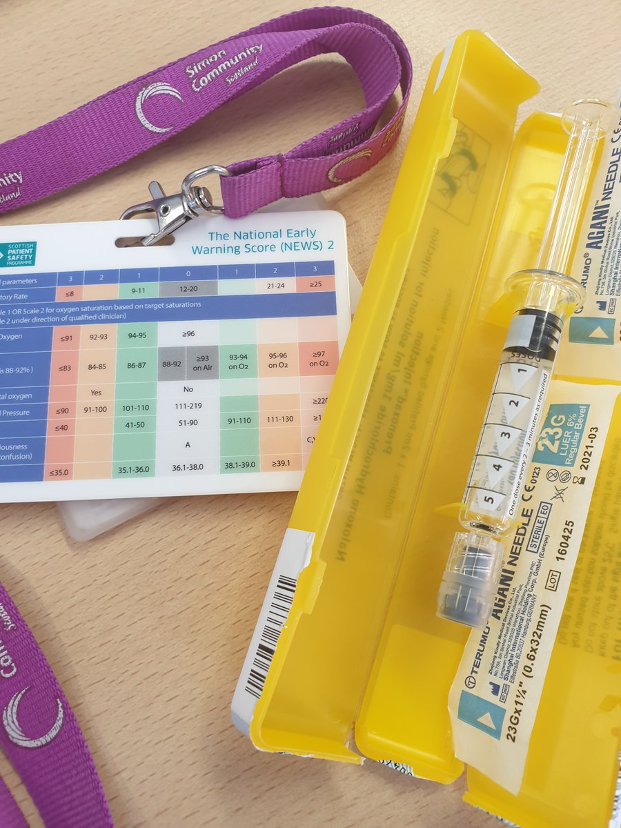 SimonCommScot's tweet photo. Last month the team responded to 27 overdose occurrences (now 91 in last 4 months) with help of @scotambservice on 20 occasions, @nhsscot hospital staff x16, @policescotland x5, Naloxone x15 &amp; CPR x4
No one died. Lots of people working really hard together #nomeoredeaths #oneteam https://t.co/RRNOdmyIF5