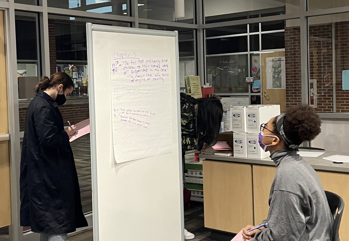 SopoIMC's tweet image. As we wrap up the semester, students are working smarter, not harder by doing gallery walks that allow small groups to dissect chunks of text and relay main ideas to each other. Discussion also happens naturally!  @SHSEnglish1 #BeACardinal #gotothelibrary