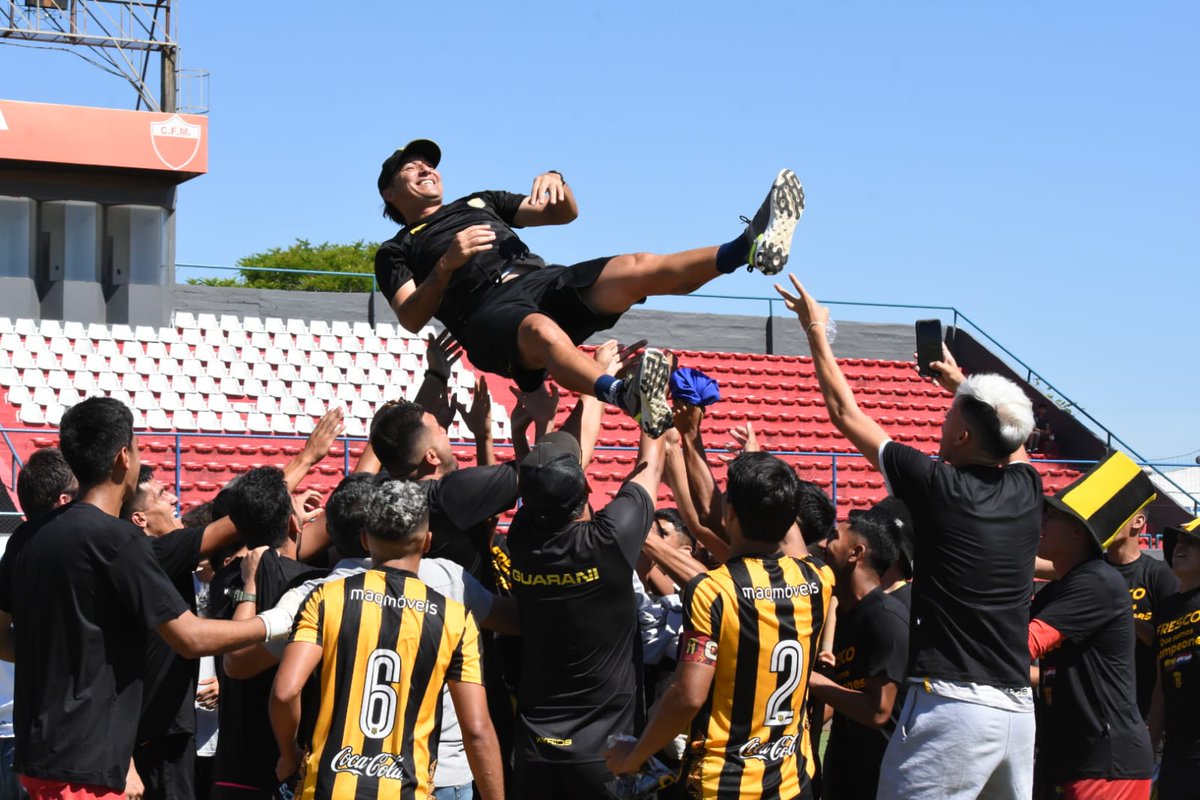 🏆 DALE CAMPEÓN, DALE CAMPEÓN...

#Guarani selló su pase a la #LibertadoresSub20 a disputarse en Ecuador el próximo año🇪🇨

#CanteraAurinegra 💛🖤