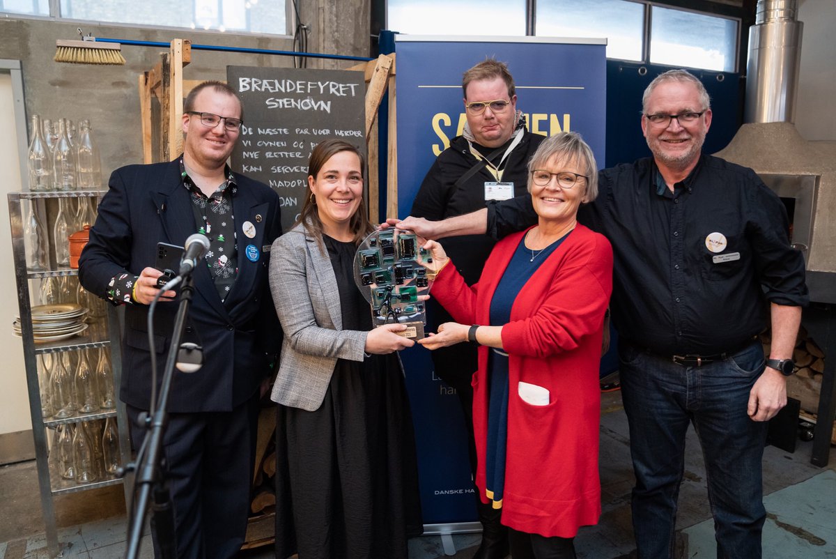 I forbindelse med FN's Internationale Handicapdag gives Social- og Ældreministerens Handicappris 2021 i år til <a href="/KLAPjob/">KLAPjob</a> under <a href="/ForeningenLev/">Lev - livet med udviklingshandicap</a> - for deres indsats for at hjælpe mennesker med handicap i beskæftigelse #handicap #dksocial #dkpol 

Foto: Byrd/Kasper Løjtved