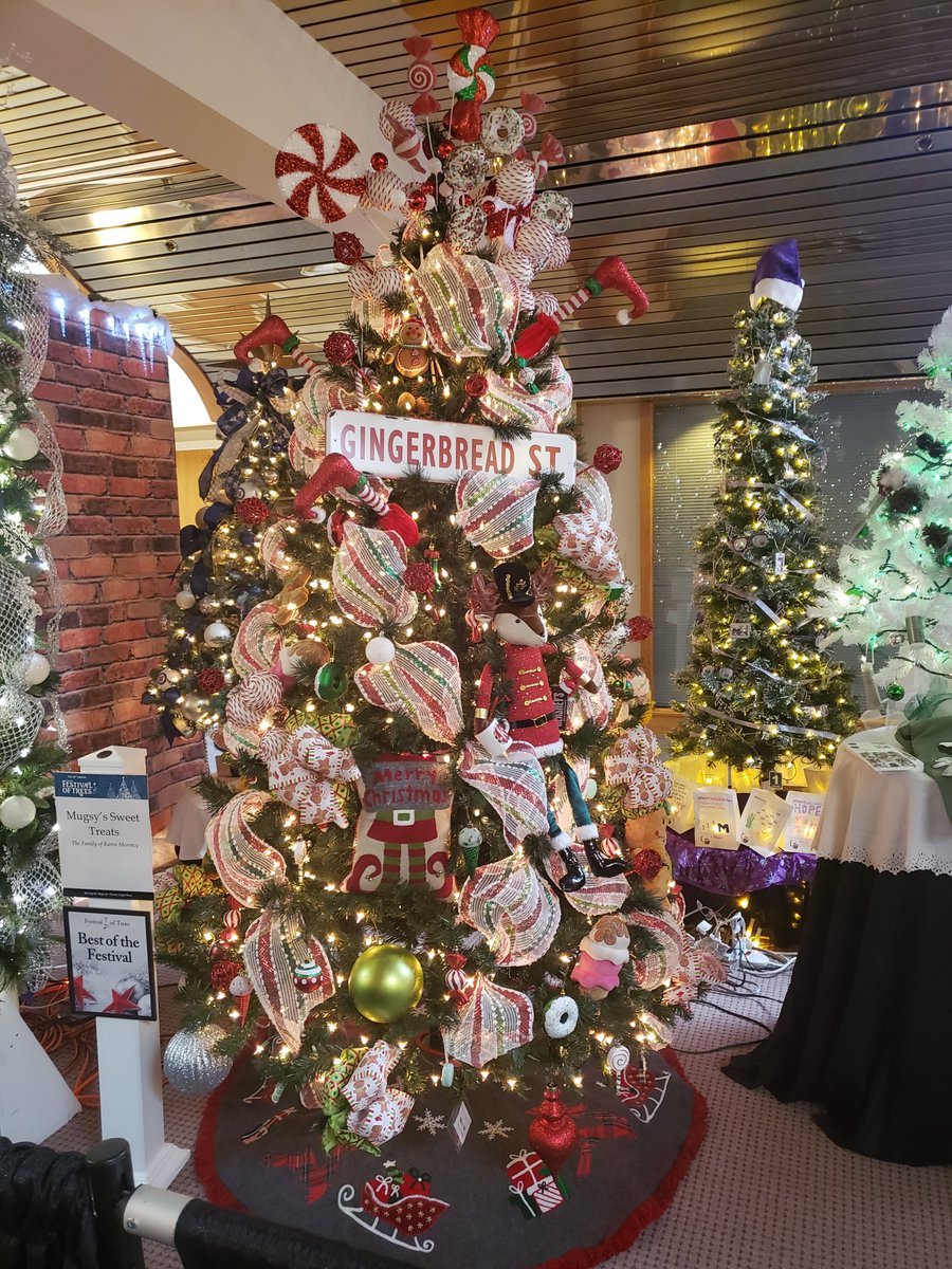 MethuenFestival's tweet photo. As we get ready to open for the final day of the 2021 Festival we are excited to announce the winner of this year's "Best of the Festival"! Congratulations to this year's Best of the Festival: "Mugsy’s Sweet Treats" by The Family of Karen Morency!
#SharingTheMagic ✨🎄✨ https://t.co/DCUzp1LNjg