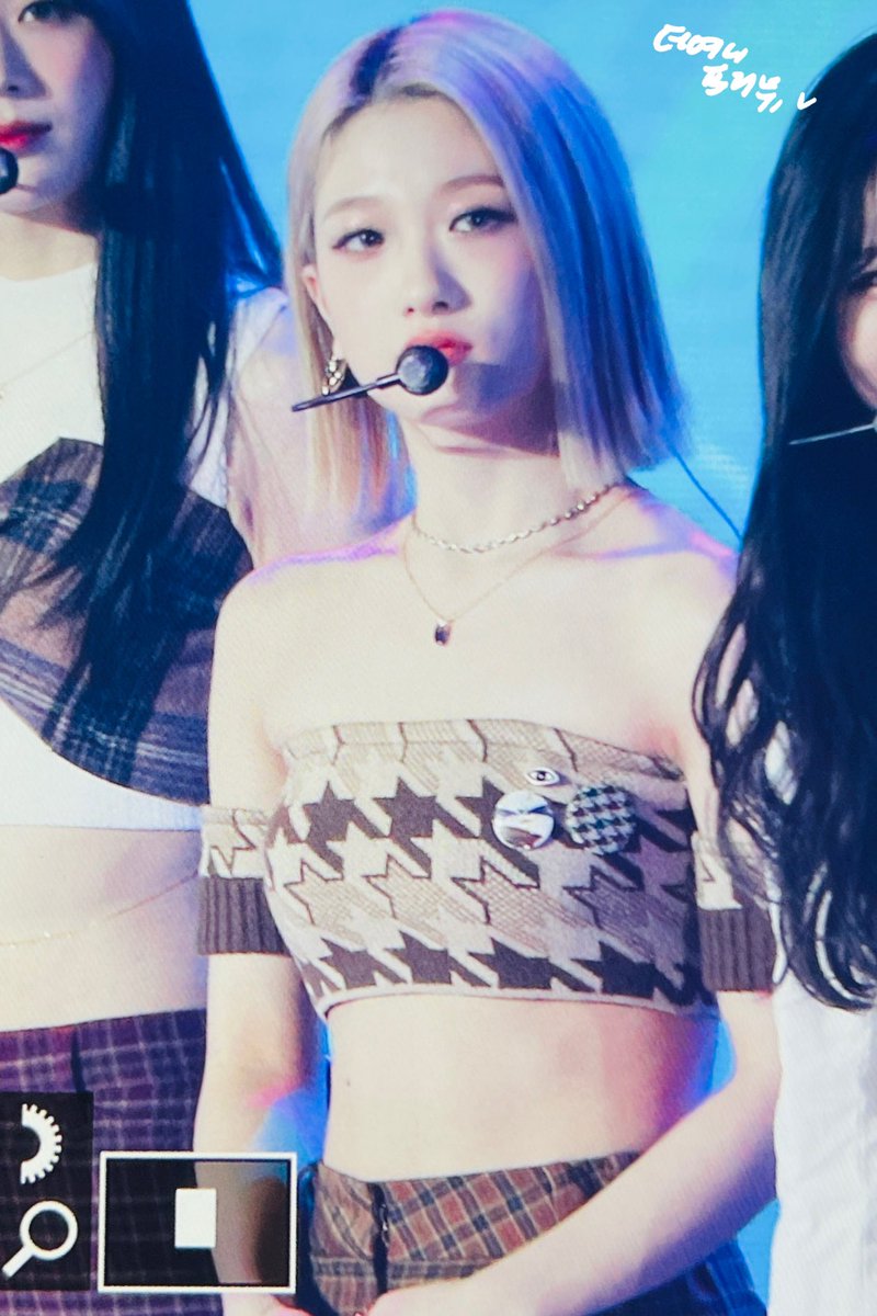 stm_0122's tweet photo. 211203 프리뷰2

fromis_9 #프로미스나인 #이서연 https://t.co/O7ay0TZLc3