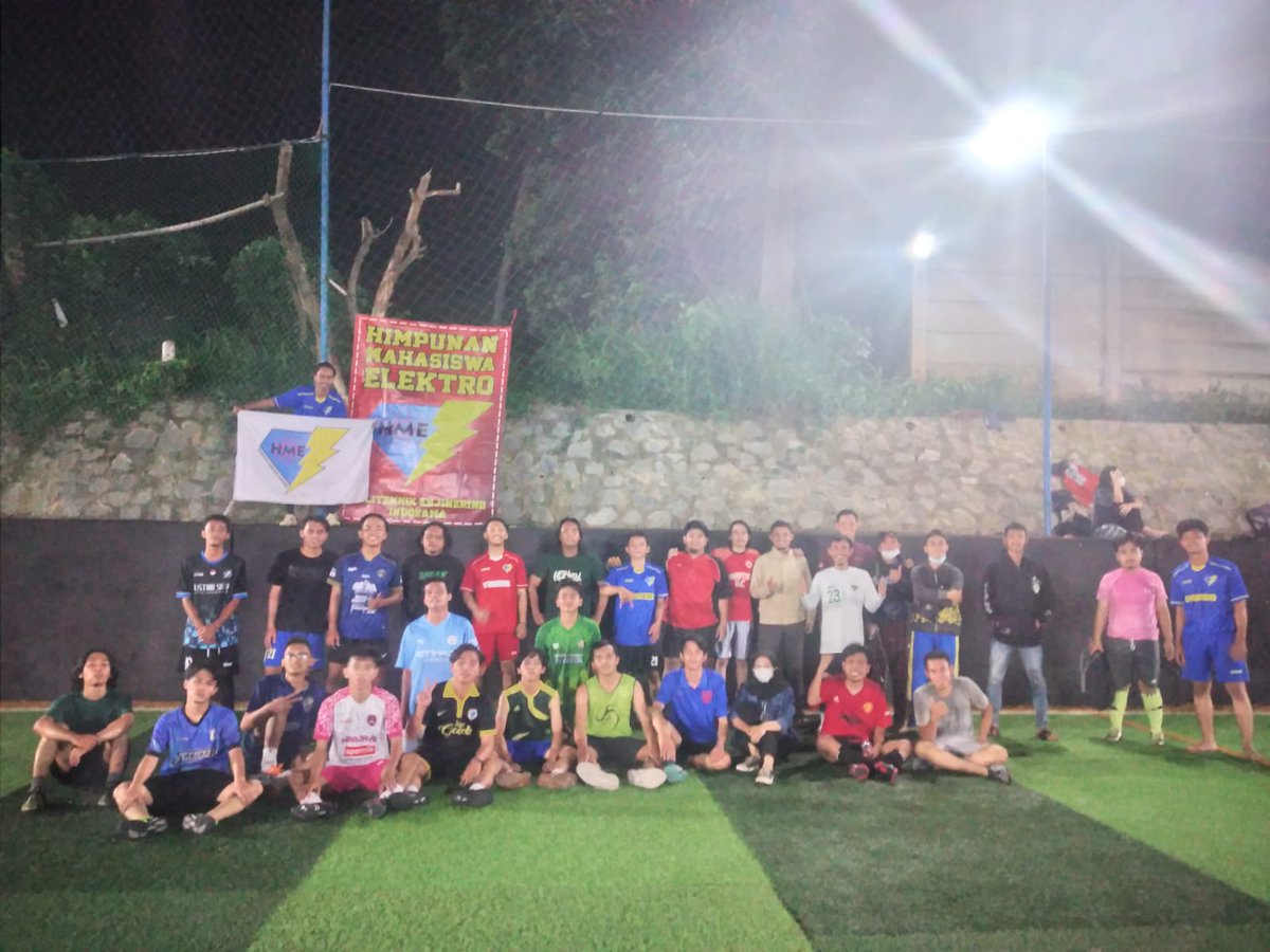 HME_PEI's tweet photo. Alhamdulillah telah terlaksana acara mini soccer pada malam ini, terimakasih kepada akang dan teteh yang sudah menyempatkan hadir. Semoga HME semakin kompak dan semakin jaya. HME!! JAYAA!! https://t.co/XcaZNQNLUU