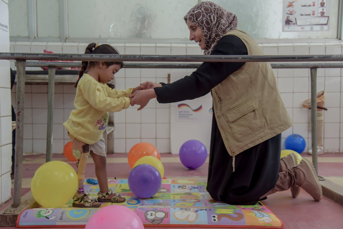 AA_stabilisiert's tweet photo. Wir ermöglichen Menschen mit Behinderung Mobilität und Unabhängigkeit im Alltag, z.B. durch Prothesen und Physiotherapie im #Yemen oder durch funktionale Rehabilitation in der Zentralafrikanischen Republik.
📸 @HI_Deutschland https://t.co/N2t7eK5kkc