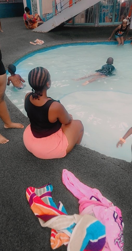 Neo_Nono_Mo's tweet photo. Finally over my fear of water........ 🎊🎊🎊🎊🎊 https://t.co/vAqj36mZ2p