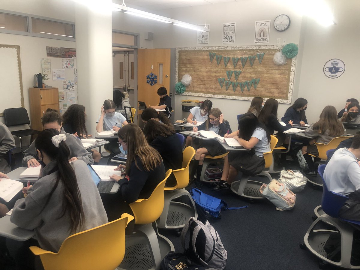 Maria_Grazia16's tweet photo. Verbi che nervi!!
7th graders love their verbs!!! https://t.co/JDwth6Rewz