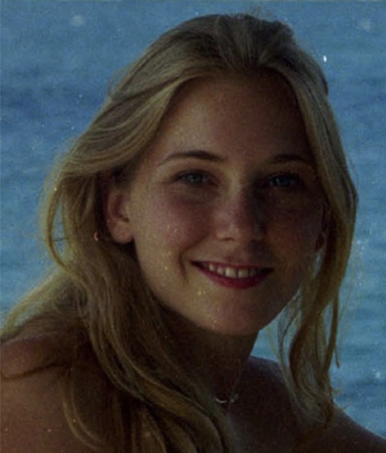 KlasfeldReports's tweet photo. Submitted into evidence:

Two photos of Virginia Giuffre, whose account of meeting Ghislaine Maxwell at Trump's Mar-a-Lago was recounted by Epstein's ex-house manager Juan Alessi yesterday.

Epstein's pilot had told jurors: "she didn't look young."

Alessi: "She looked young." https://t.co/hg6QOdb1FE