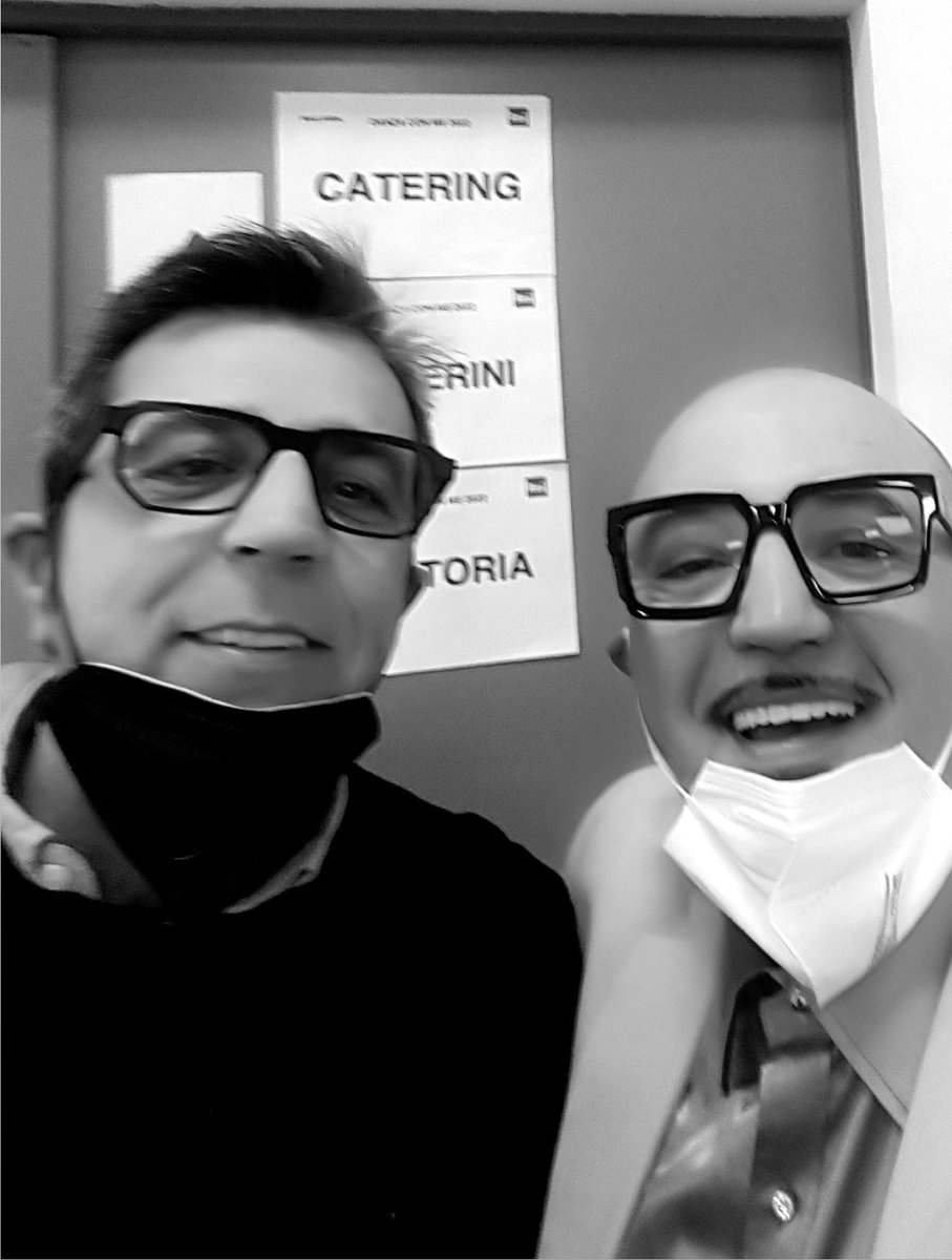 mimmopesce1's tweet photo. Mi aggiro tra gli studi e mi sento chiamare...è il mio caro amico Roberto Bolle.
Mammamia quanti ricordi d'infanzia...
#amicodeivip
#goulammamt
#amicidimimmo
@QSVS_Official https://t.co/HVxTVk8W3t
