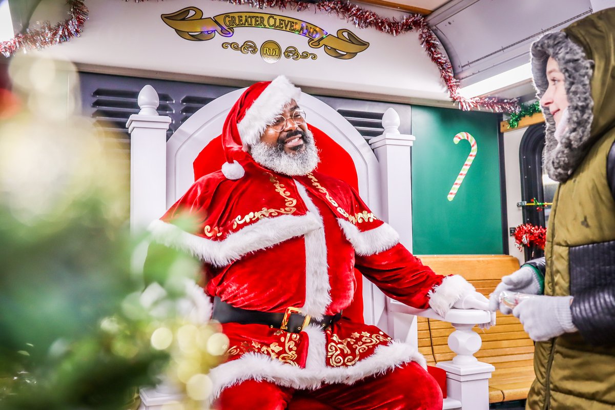 GCRTA's tweet photo. We're back this weekend for Holiday #CircleFest! Stop by for free photos with Santa on the Trolley, and stay for all the other fun @inthecircle has planned!
https://t.co/NHIXq9ZkM5 https://t.co/oxN8zxnrqE