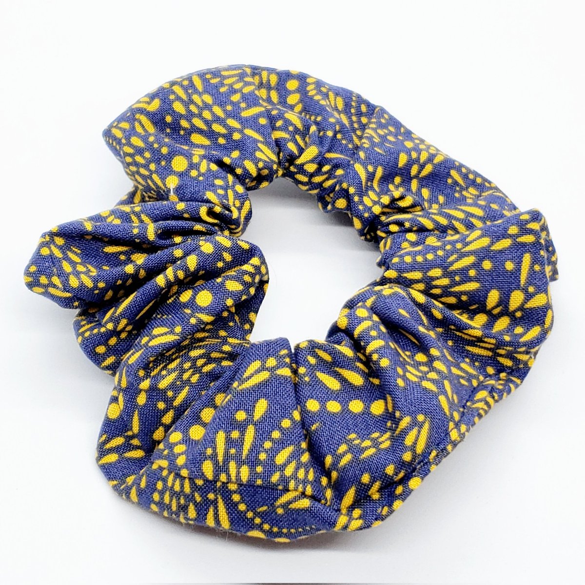 Handmade scrunchies, avaliable in many different prints 😍