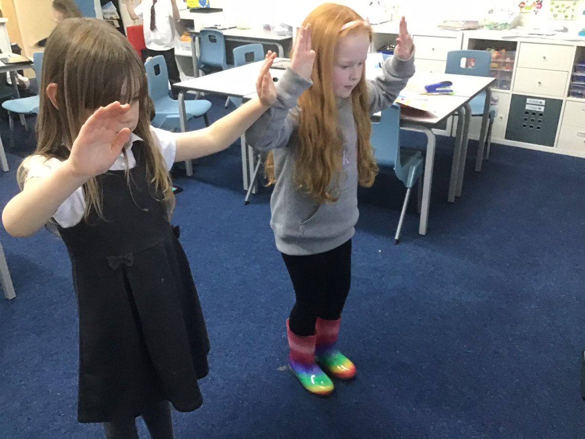 MRPAyear1A's tweet image. Having fun in children’s choice using apps that encourage hand eye coordination. Even I had a go. The children were definitely the experts. 😂