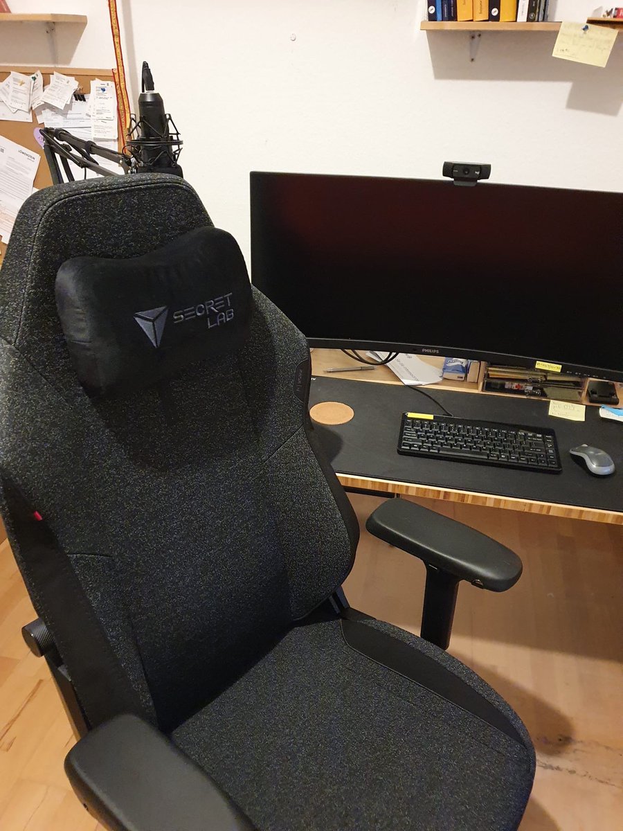 PilarBrok's tweet photo. 🖥Trabajar así es otro nivel #Secretlab 🔝🔝🔝🔝🔝 best desk chair📘🖍🖌📚📉📊 https://t.co/Vn4sH4dz4x