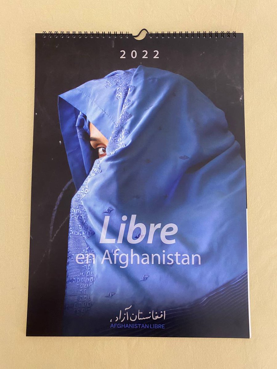 MarleneSchiappa's tweet photo. Douze femmes françaises libres montrent leur visage pour les milliers de femmes aghanes qu'on ne voit plus. Merci à Chékéba Hachemi @afghanistanlibr et aux citoyennes engagées, heureuse d’offrir ce calendrier aux agents de la @DIRefugies qui agissent en 1ère ligne ! https://t.co/MnCxIHpeDU