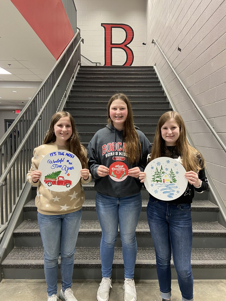 BurnsMiddleScho's tweet photo. BMS students made decorations to go on the Burns Town Christmas Tree!!! https://t.co/Qopeb35NNm