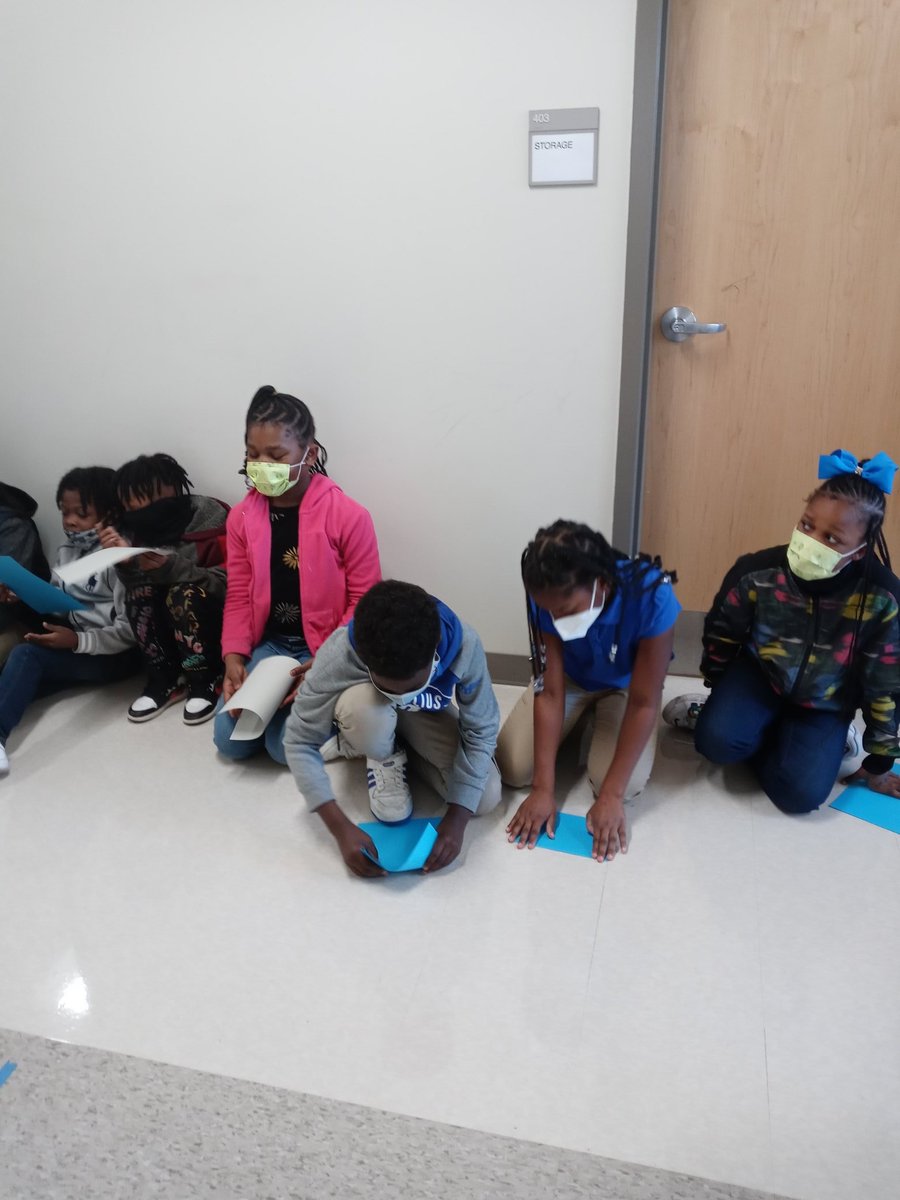 SDMitchell61's tweet photo. 2nd and 4th Grade Scholars making airplanes for the Aerospace Competition! @APSTAGAcademy. @TAGThinkTank. @TAGMsRackston https://t.co/5tPKFGVjI8