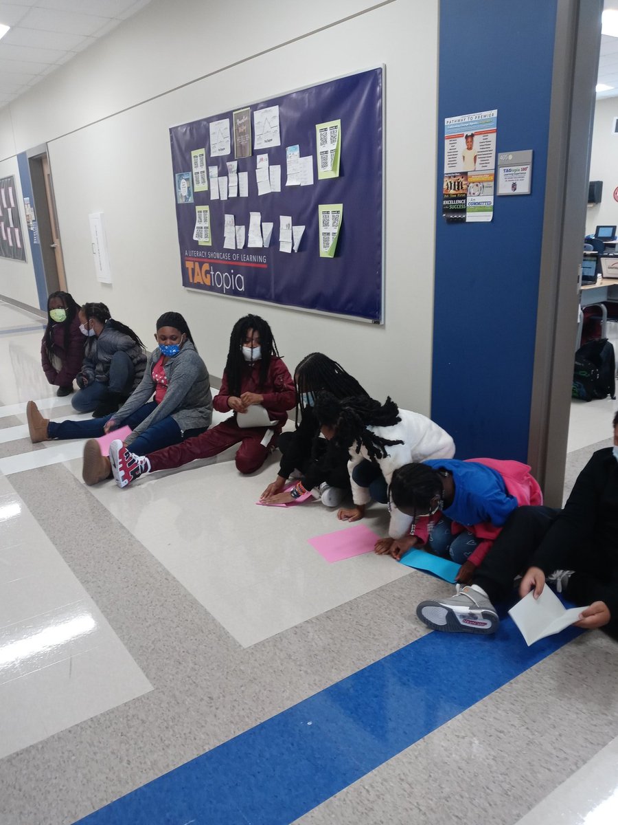 SDMitchell61's tweet photo. 2nd and 4th Grade Scholars making airplanes for the Aerospace Competition! @APSTAGAcademy. @TAGThinkTank. @TAGMsRackston https://t.co/5tPKFGVjI8