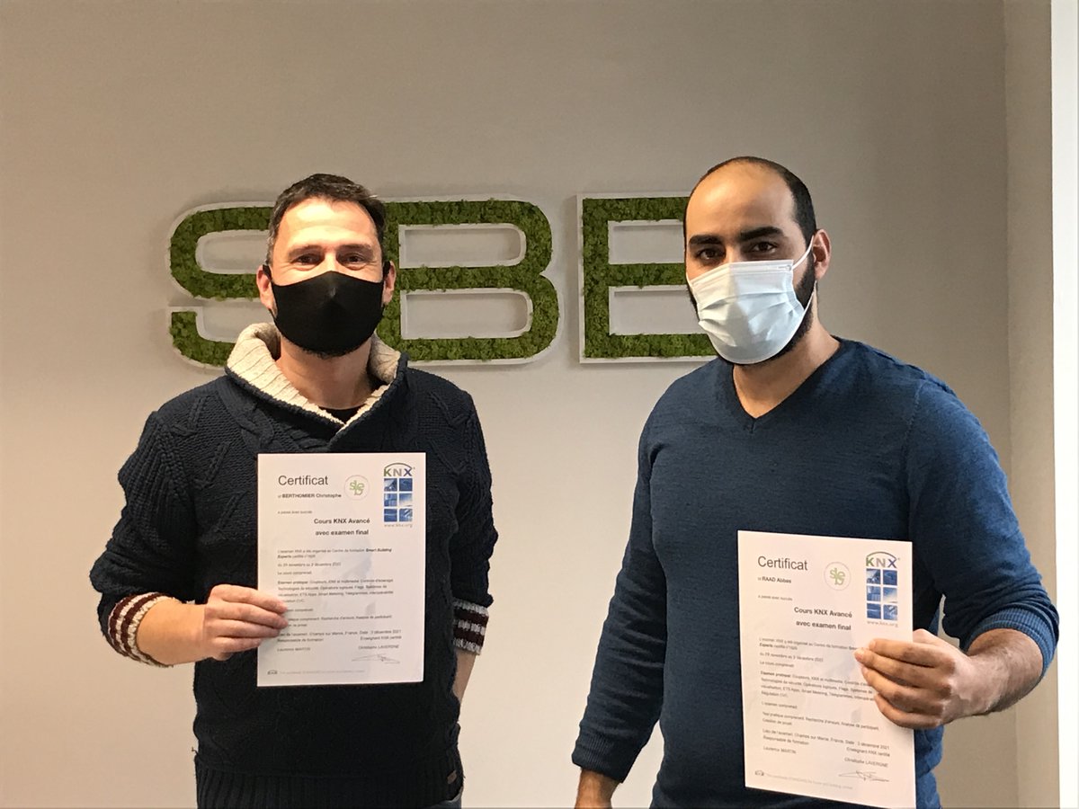 Semaine de formation #KNX Advanced pour #SBE. Avec 2 nouveaux certifiés. 
De la montée en compétence donc pour 2 nouveaux intégrateurs qui vont pouvoir utiliser ces nouvelles connaissances sur leur chantier.