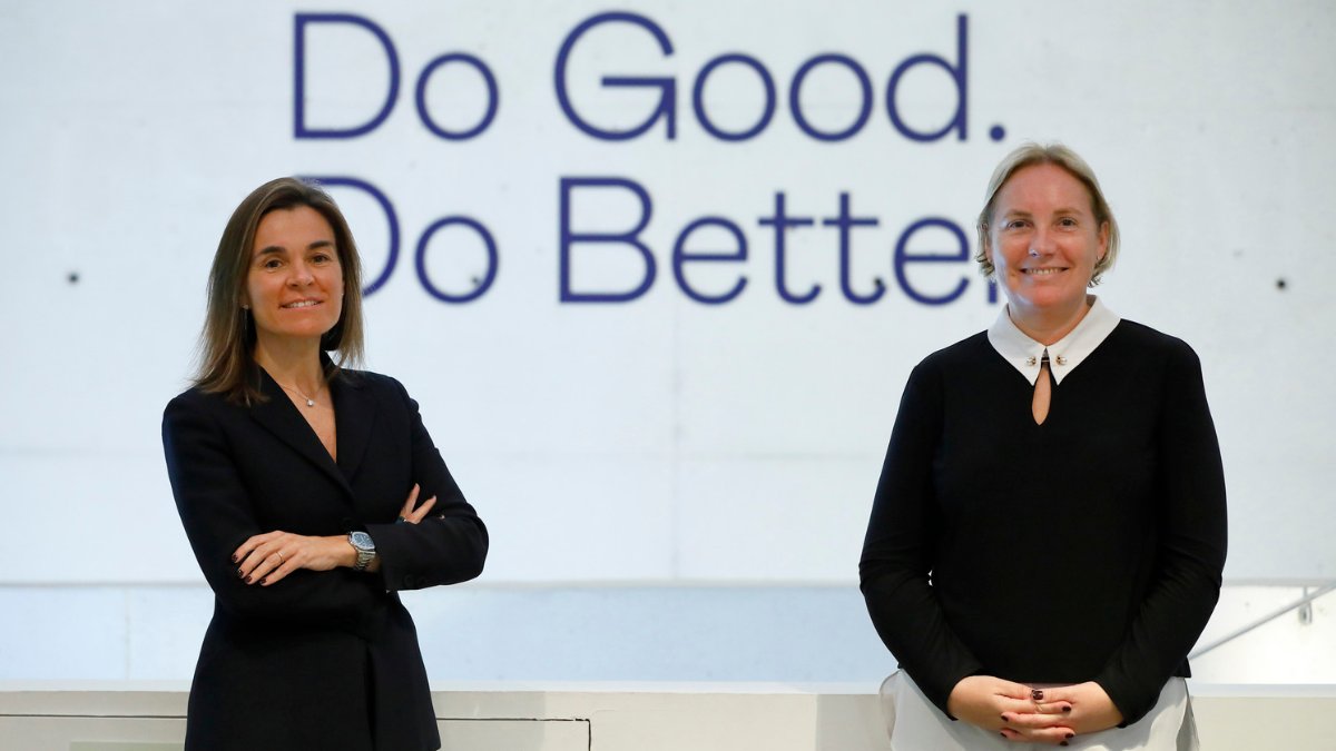 <a href="/BelenMoreu/">Belén Moreu</a> (MBA 99), directora de RRHH de <a href="/PepsiCo_ESP/">PepsiCo España</a> Suroeste Europa, ha sido elegida nueva presidenta de #EsadeAlumni y toma el relevo de Maite Barrera (Lic&amp;MBA 98).
 
¡Gracias, Maite, por el gran trabajo de estos 4 años y bienvenida Belén! 

👉 esade.me/3lwh9Cb
