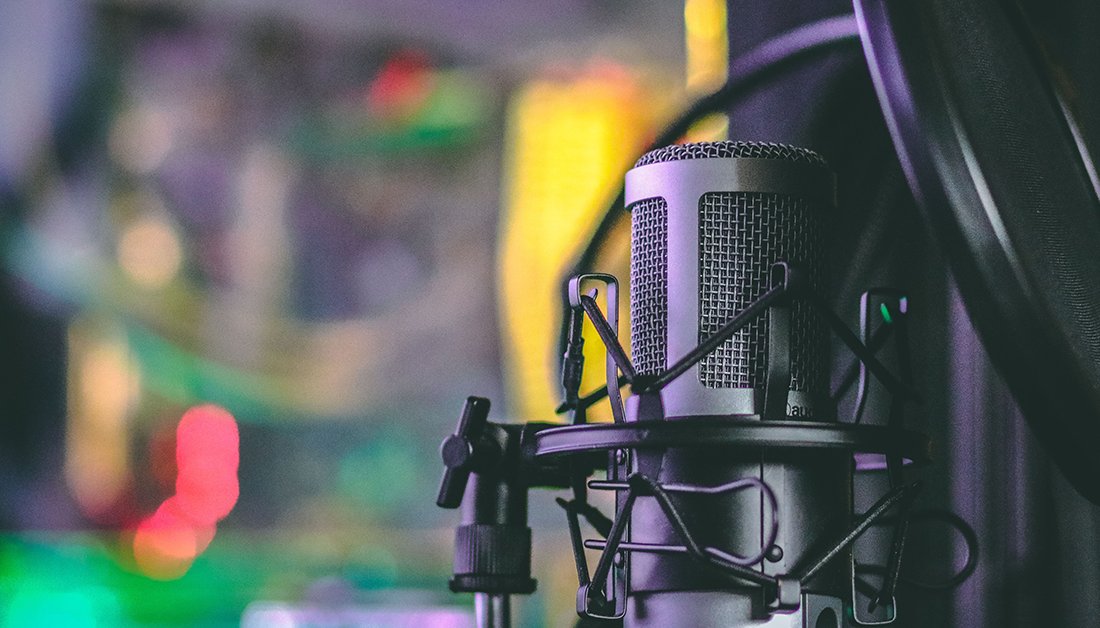 GetCarterRadio's tweet photo. #GCPBlog “Then, she decides it would be much better if she read the scripts with a Scottish accent.” In this week’s blog, Mark regales us with a tale of a voice session gone wrong... https://t.co/usUS6I83gu https://t.co/JTrozrnvEw