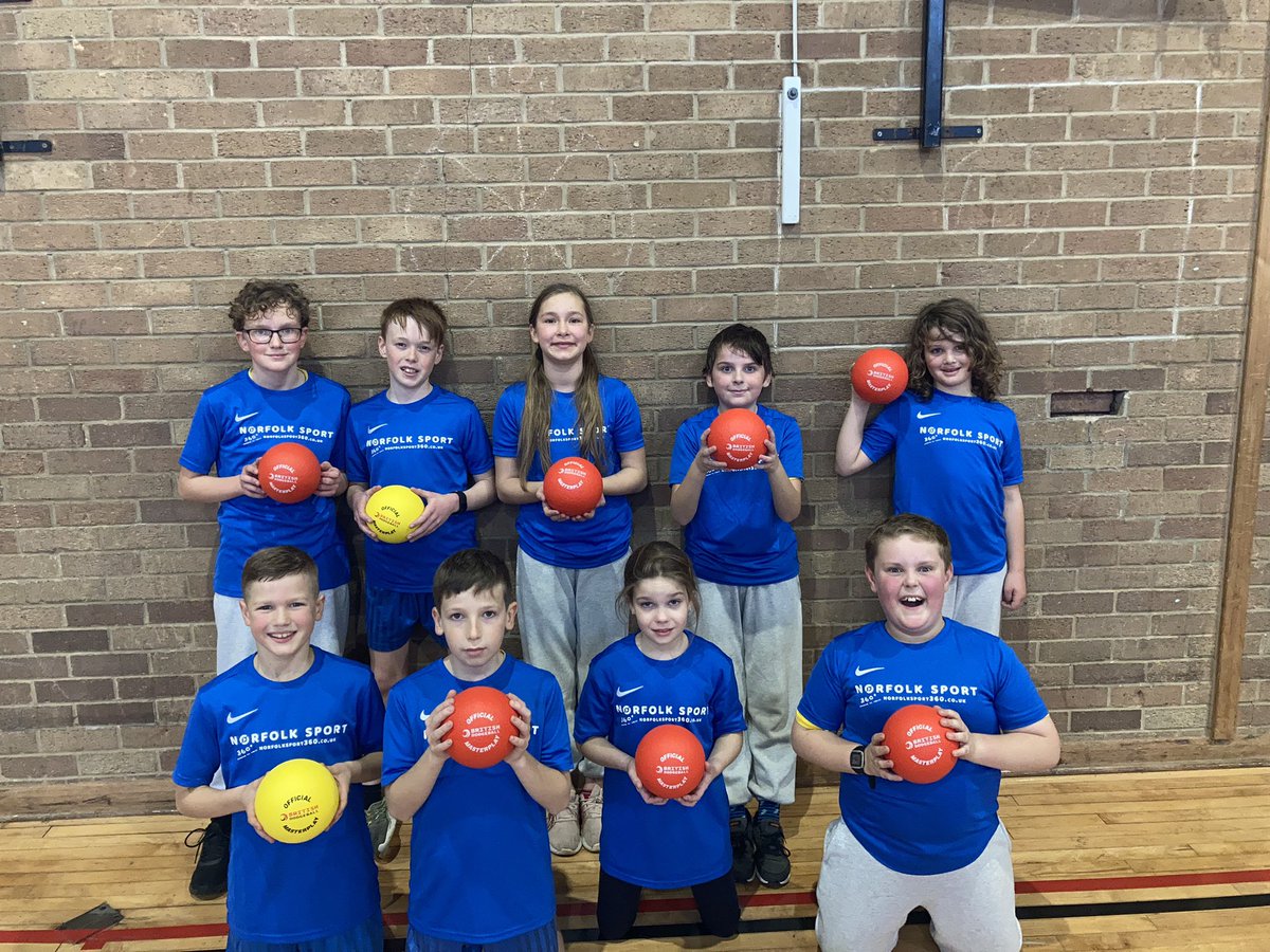 We want to help the community, check out Howard Junior School new sports top. They have all just played in an EPIC Dodgeball Competition. 

Well Done 👏🏻 

 #NorfolkSport360 <a href="/1ICSCoaching/">ICS Coaching</a>