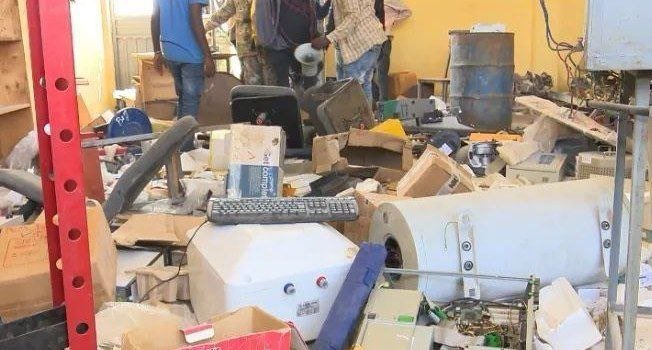 MapEthiopia's tweet photo. Images from Amdework hospital show scenes of destruction after being looted in a TDF raid. As a result of the loss of medical equipment, 19 patients (including 7 pregnant women and 5 infants) died, according to the Amhara Media Corporation

https://t.co/hAtP7Bzkjb https://t.co/11m79fvWIX