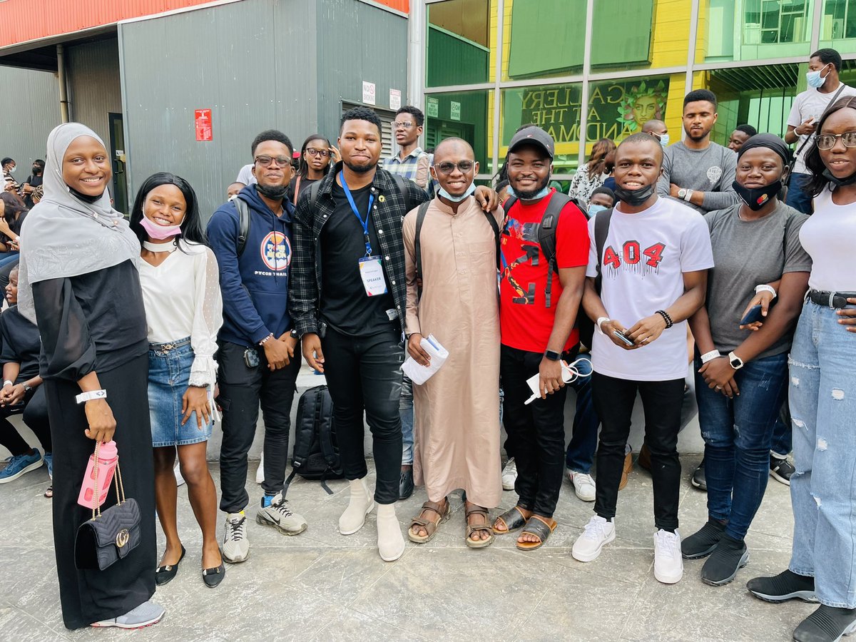 risingodegua's tweet image. Collection of jpegs from #DevFestLagos2021