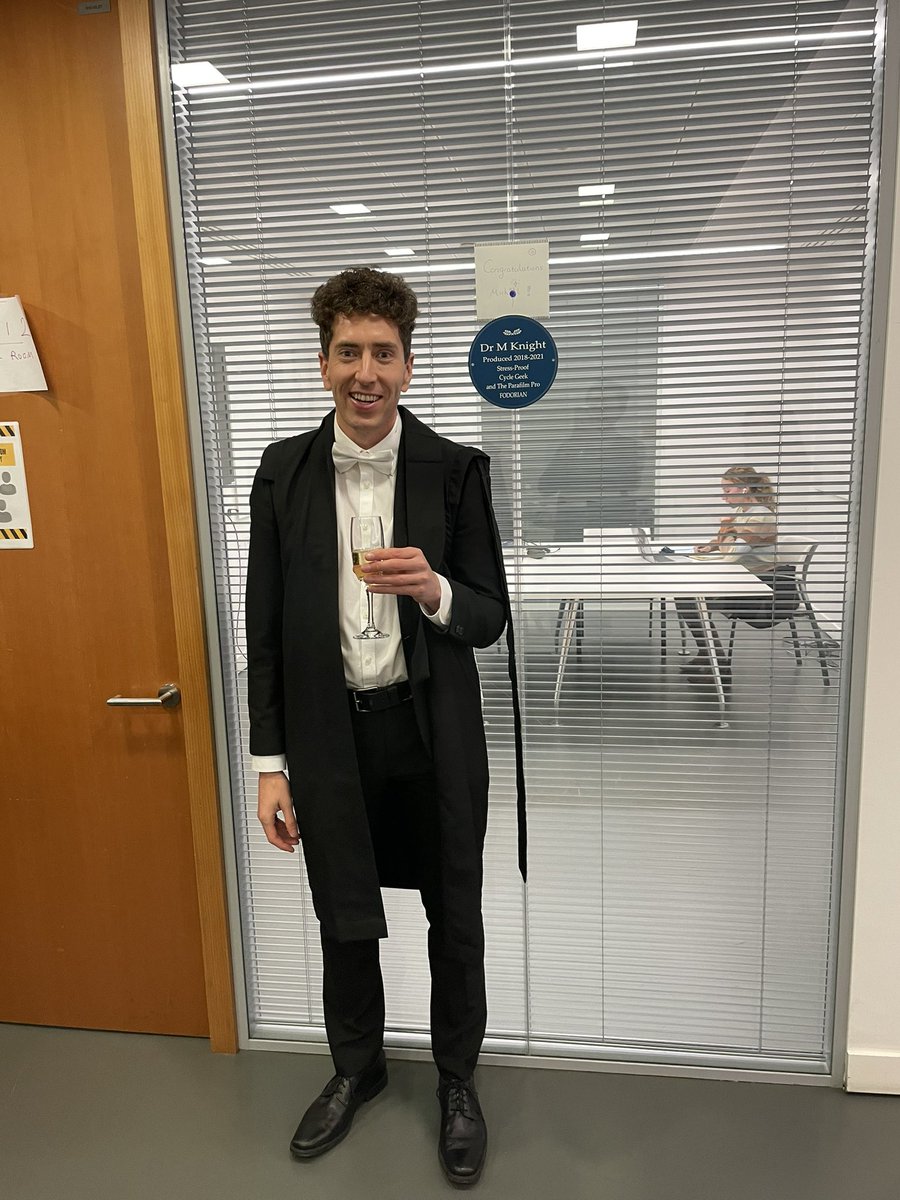Alex Borodavka (@alexborna) on Twitter photo It was a great pleasure and fun to visit Oxford to examine Michael Knight’s PhD thesis together with @NorbsOx. Many congratulations to <a href="/M_L_Knight/">Michael Knight</a> and many thanks to his supervisors <a href="/fodorlab/">Fodor Laboratory</a> and <a href="/DavidLVBauer/">David LV Bauer</a> for many stimulating discussions! It was a great pleasure and fun to visit Oxford to examine Michael Knight’s PhD thesis together with @NorbsOx. Many congratulations to <a href="/M_L_Knight/">Michael Knight</a> and many thanks to his supervisors <a href="/fodorlab/">Fodor Laboratory</a> and <a href="/DavidLVBauer/">David LV Bauer</a> for many stimulating discussions!