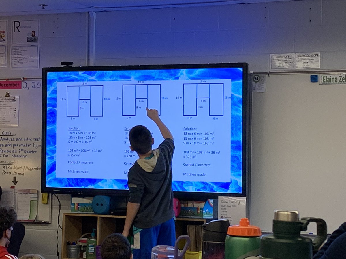 VaughanRockets's tweet photo. These 4th grade Rockets did an amazing job using error analysis during math today! ❤️ how the #Math360 boards support student collaboration! #SOARon @Vaughan4thGrade https://t.co/eQuocf2zat