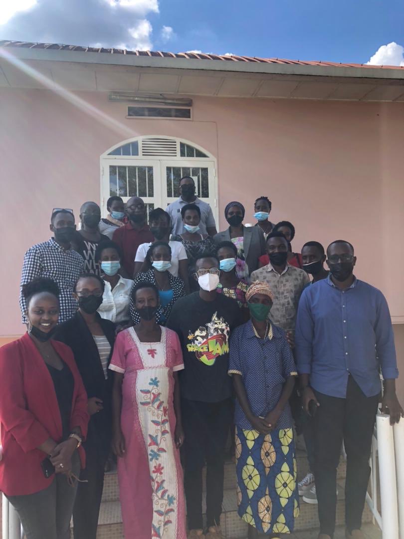 For our final 2021 CSR, we covered Mutuelle de Santé payment for 75 Kigali residents. Our Country Manager @DorcasRutunda and the team got to meet some of the beneficiaries earlier today thanks to @Ibuka_Rwanda and @Our_Past_In
We look forward to doing more together🙌🏾 #HR #RwOT