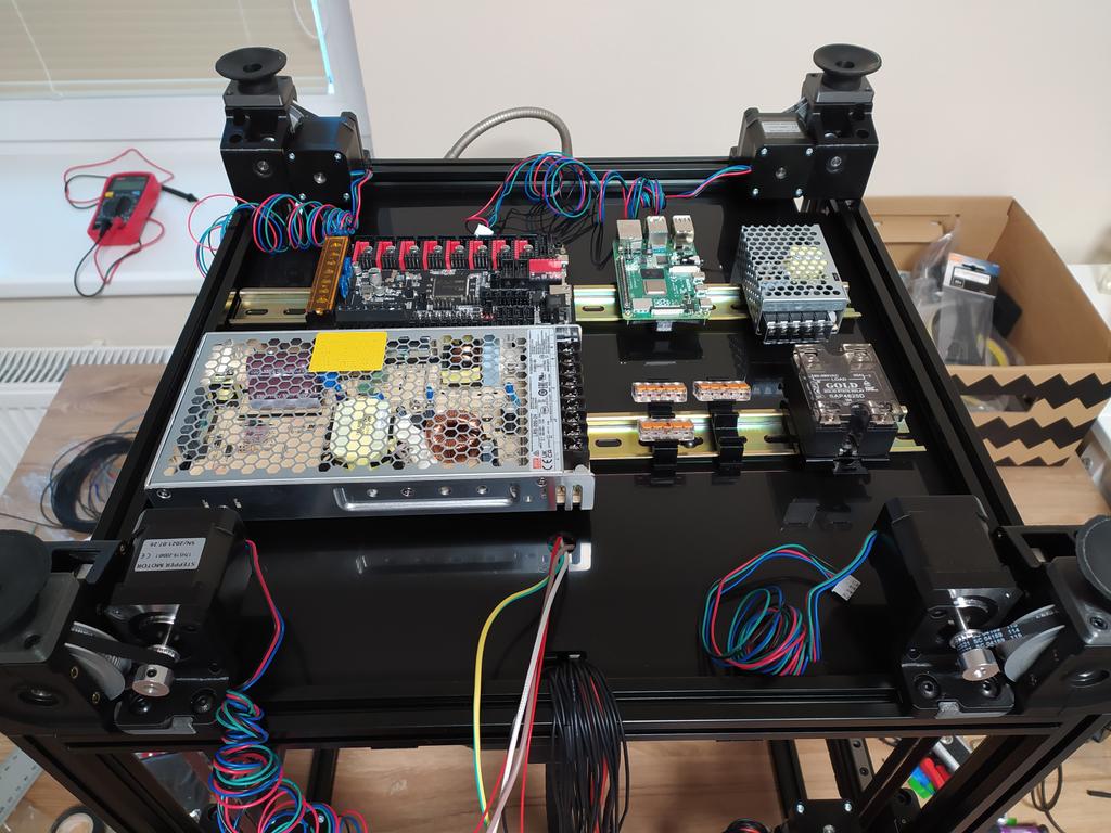 OpenWebdesign's tweet image. Už &quot;jen&quot; zapojit kabeláž a bude hotovo #3Dprinting