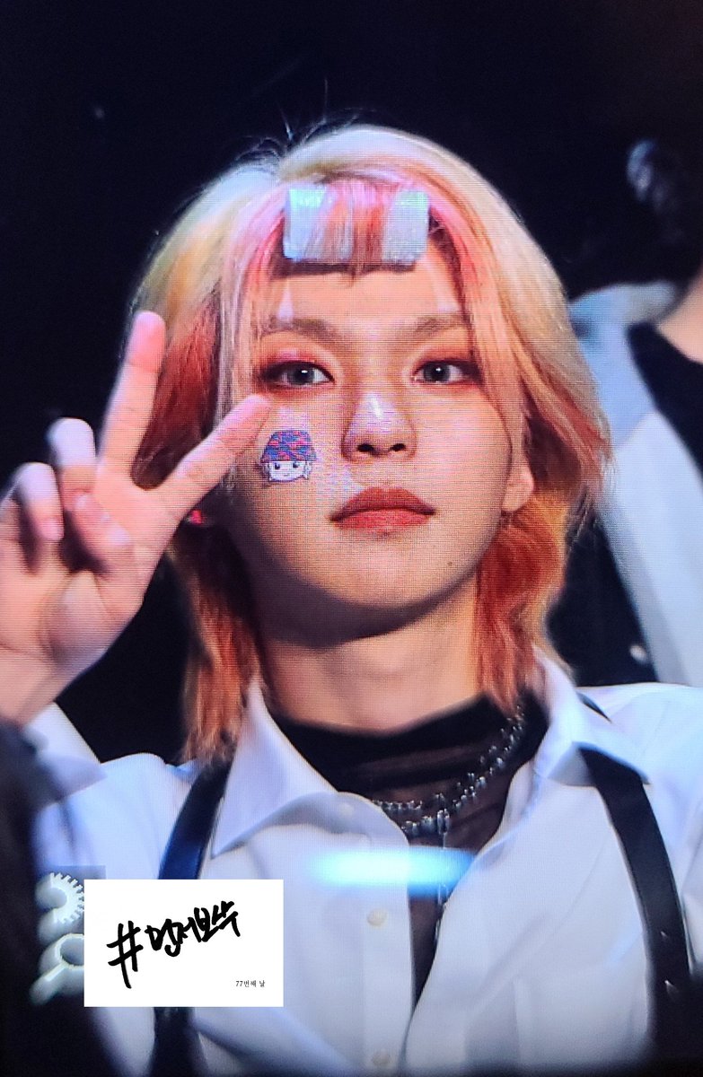 The77thDAY's tweet photo. 211203 핫트랙스 팬사인회
🌹❤
#SHIN #GHOST9 #이신 #고스트나인 
#77번째날 #먼저보쑤 https://t.co/DrwLHF1WS3