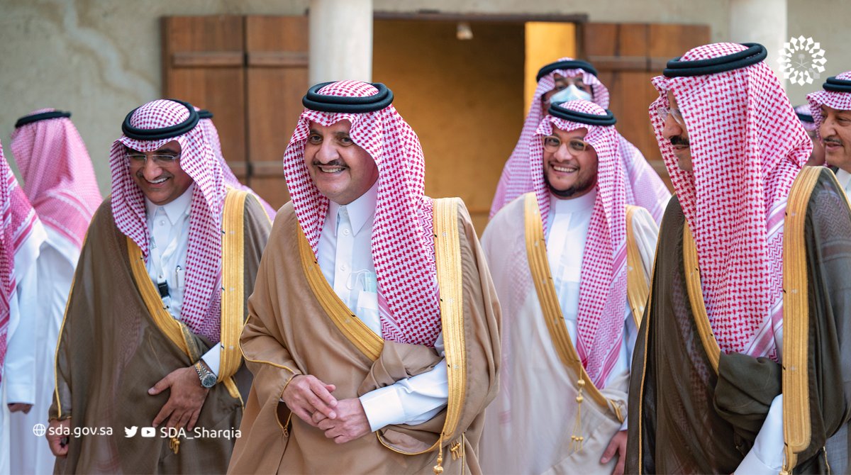 SDA_Sharqia's tweet photo. لقطات من تدشين صاحب السمو الملكي الأمير سعود بن نايف - #أمير_الشرقية
مساء أمس الخميس عدداً من مشاريع #أمانة_الاحساء، تشمل مبادرات متعلقة بتحسين المشهد الحضري وأنسنة المدن والاستثمار الأمثل للمقومات الحضارية في #الأحساء https://t.co/dCMeCHENDm