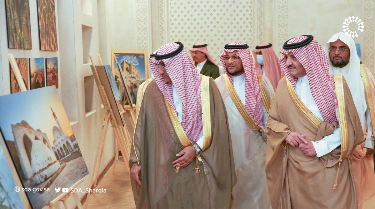 SDA_Sharqia's tweet photo. لقطات من تدشين صاحب السمو الملكي الأمير سعود بن نايف - #أمير_الشرقية
مساء أمس الخميس عدداً من مشاريع #أمانة_الاحساء، تشمل مبادرات متعلقة بتحسين المشهد الحضري وأنسنة المدن والاستثمار الأمثل للمقومات الحضارية في #الأحساء https://t.co/dCMeCHENDm