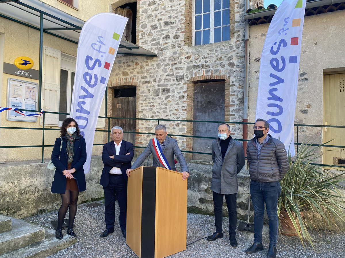 Inauguration de l’agence postale communale de <a href="/VilledeTourves/">Tourves l'Officiel</a> aux côtés du Maire Jean-Michel Constans, du Maire de Rougiers et des représentants de <a href="/LPNews_PACA/">La Poste Groupe PACA</a>.