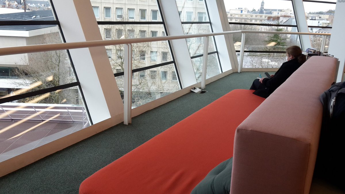 Cin_Hop's tweet photo. Les équipes de @LimediaGalerie et @numelyo en visite à #Rennes et sa @BibChampsLibres 😻 : une bib superbe et des équipes accueillantes 👌, on recommande! 😍 https://t.co/pItxFH8Ibm