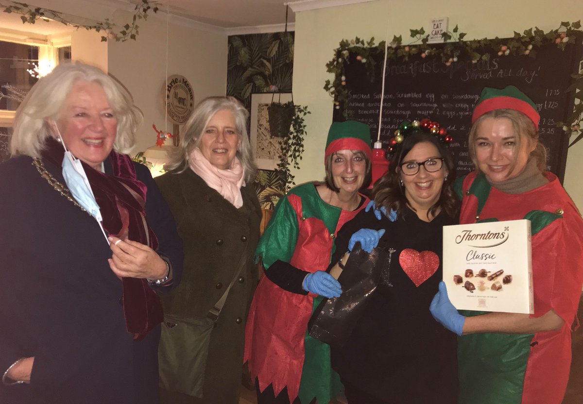 Well, it's safe to say the Late Night Shopping on Wednesday was a huge success. The winners are:
Best Window: Cabello
Fancy Dress: Plenty
Congratulations to our fantastic winners!