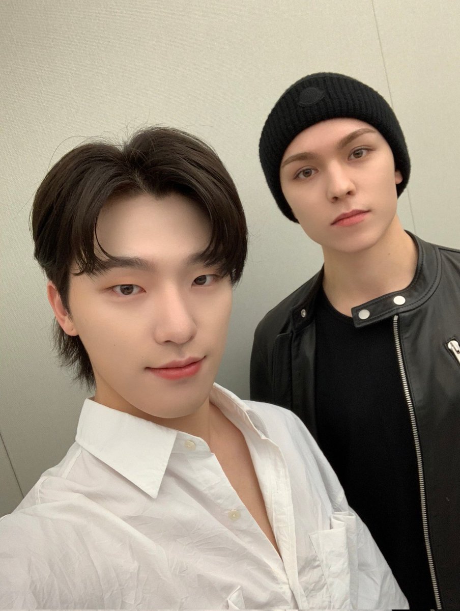 wonubliss's tweet photo. SEVENTEEN weibo update with Vernon and Dino #세븐틴 #버논 #디노 @pledis_17 https://t.co/DihLbLPOXo
