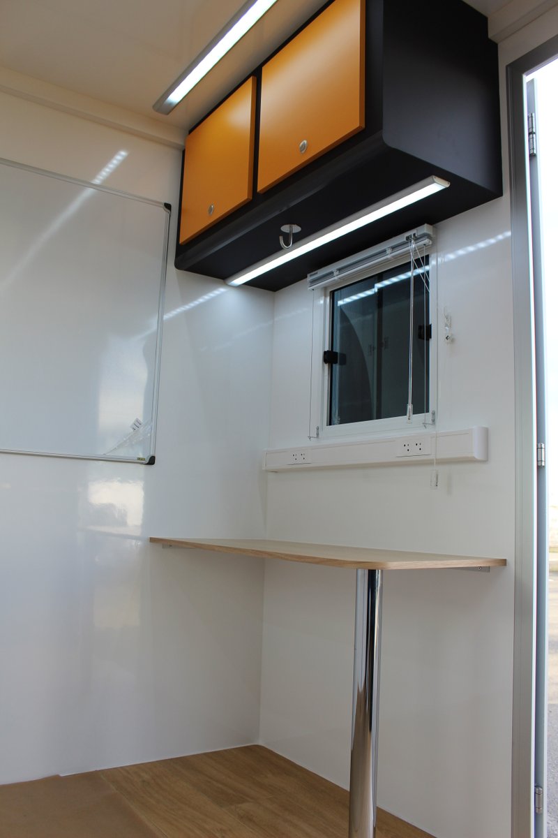 Voici le bureau mobile Sport réalisé pour la ville de #Lyon
Apprenti'bus existe depuis 2009, il permet aux enfants de renforcer les fondamentaux de la lecture et de l’écriture autour d’activités ludiques et pédagogiques et de développer des compétences 
#GruauLeMans #GroupeGruau