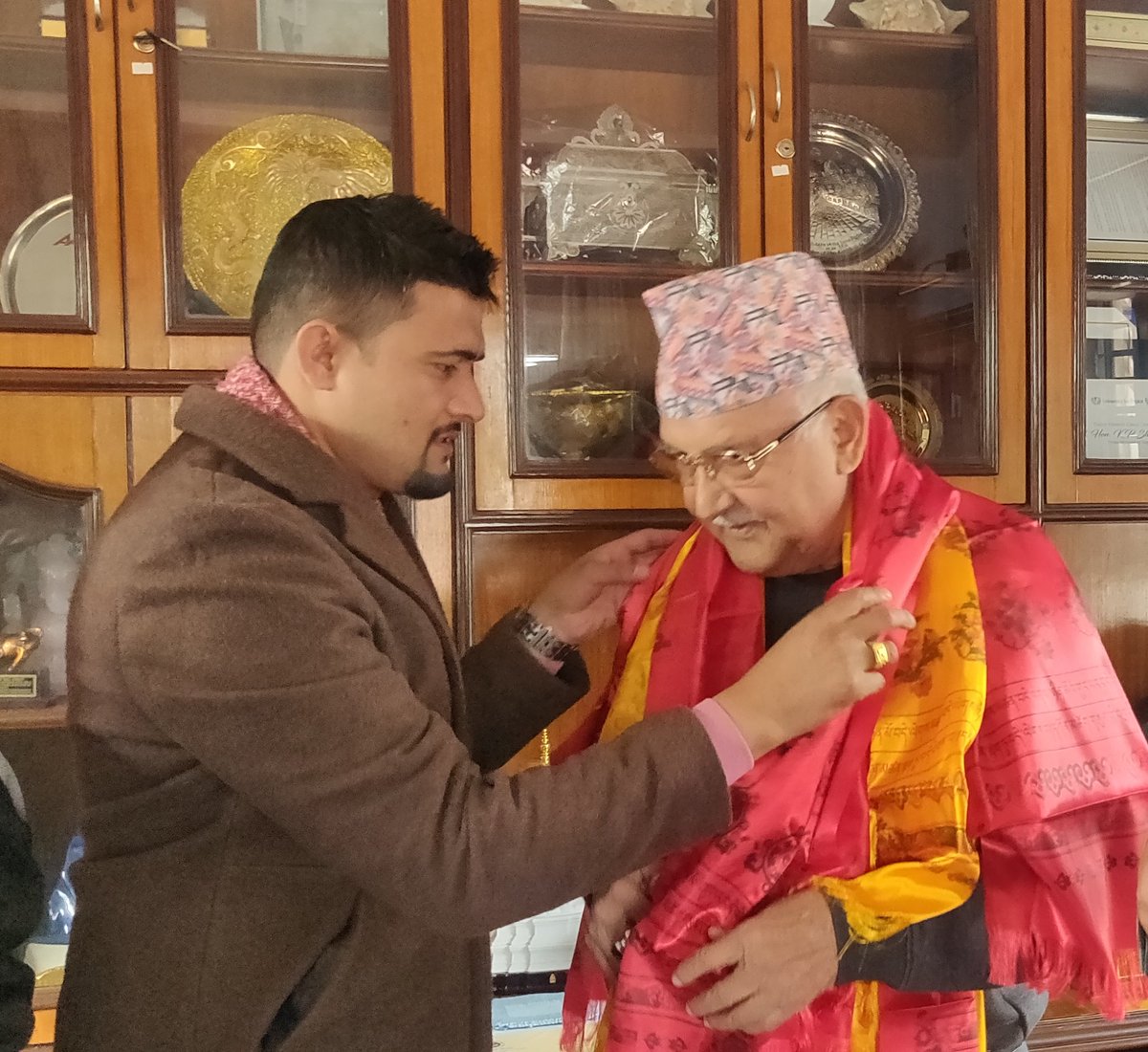 Pradipthinktank's tweet photo. Congratulations to Hon'ble Former Prime Minister KP Sharma Oli who has been elected as the Chairman of the CPN (UML) for second time and wishing him a successful tenure @ Balkot, Bhaktapur https://t.co/NSoM9od7BG