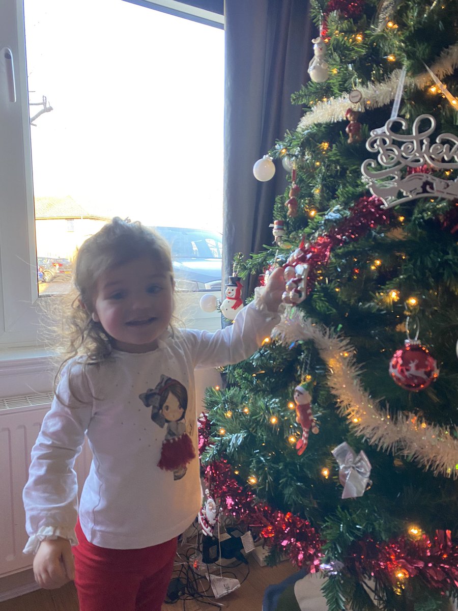 alanj220's tweet photo. Georgia helping with our tree @stmarysmwell https://t.co/nfirXG0ic3