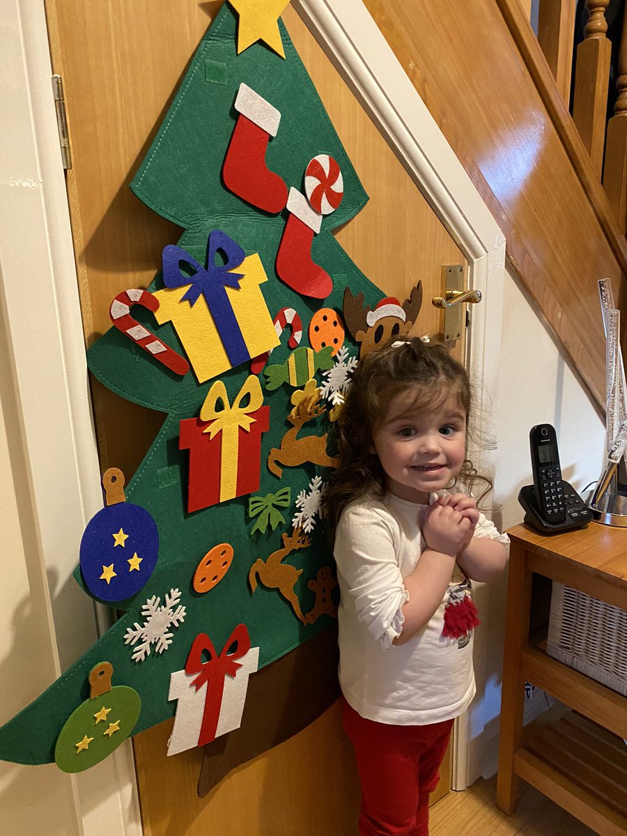 alanj220's tweet photo. Georgia helping with our tree @stmarysmwell https://t.co/nfirXG0ic3