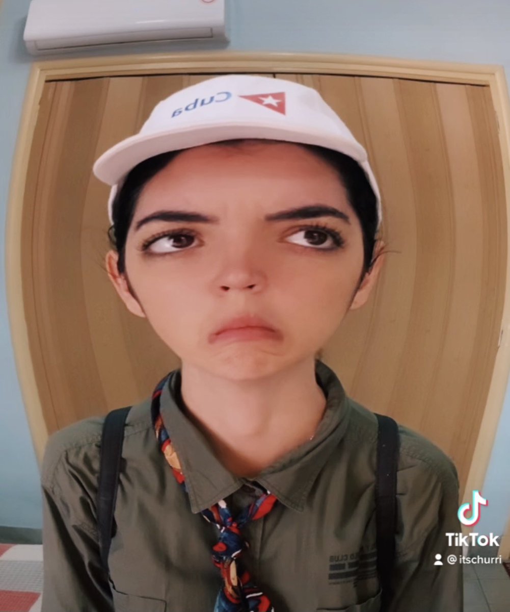 Abro hilo saludable :
🤍 Feliz día para esos que cuando sacan la jeringuilla mi cara queda así :