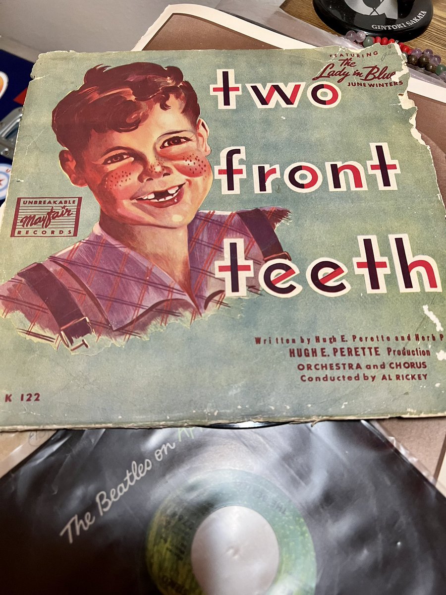 bobbydevito's tweet photo. This record collection I stumbled upon has some fun selections. The records were kept in great condition, and you can tell it was decades of records from the same person. This must have been one of their earliest #AllIWantForChristmasIsYou #twofrontteeth #itsa78 #whatsa78grandpa https://t.co/P3nPhwyKnd