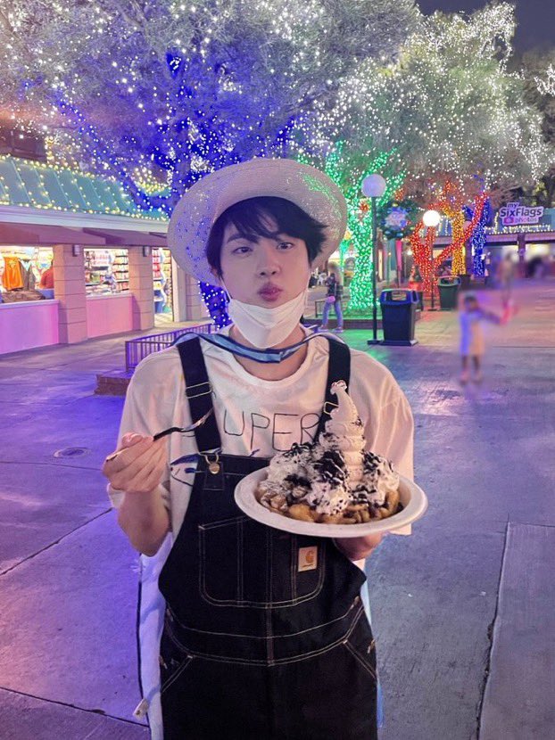 BTSsaki25's tweet photo. ジンくんおめでとおおおおお😽
大好きだよーーー(*´꒳`*) https://t.co/noMBWJ2yzY
