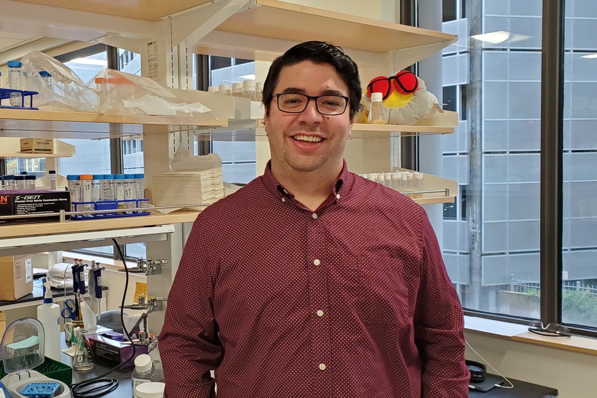 Postdoc Jonathan Nelson in @yamashitaflylab studies how dividing cells maintain their genomes. Outside the lab, Nelson uses educational outreach to make science accessible to young students. 

Read our latest postdoc profile: wi.mit.edu/news/meet-whit…
#WhiteheadPostdocProfiles