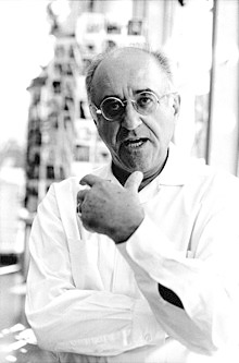 FamousGays's tweet photo. Alfred Biolek (Gay) was a German entertainer and television producer. Biolek held a PhD in law and was an honorary professor at the Academy of Media Arts Cologne. https://t.co/J7XcyOBeW2