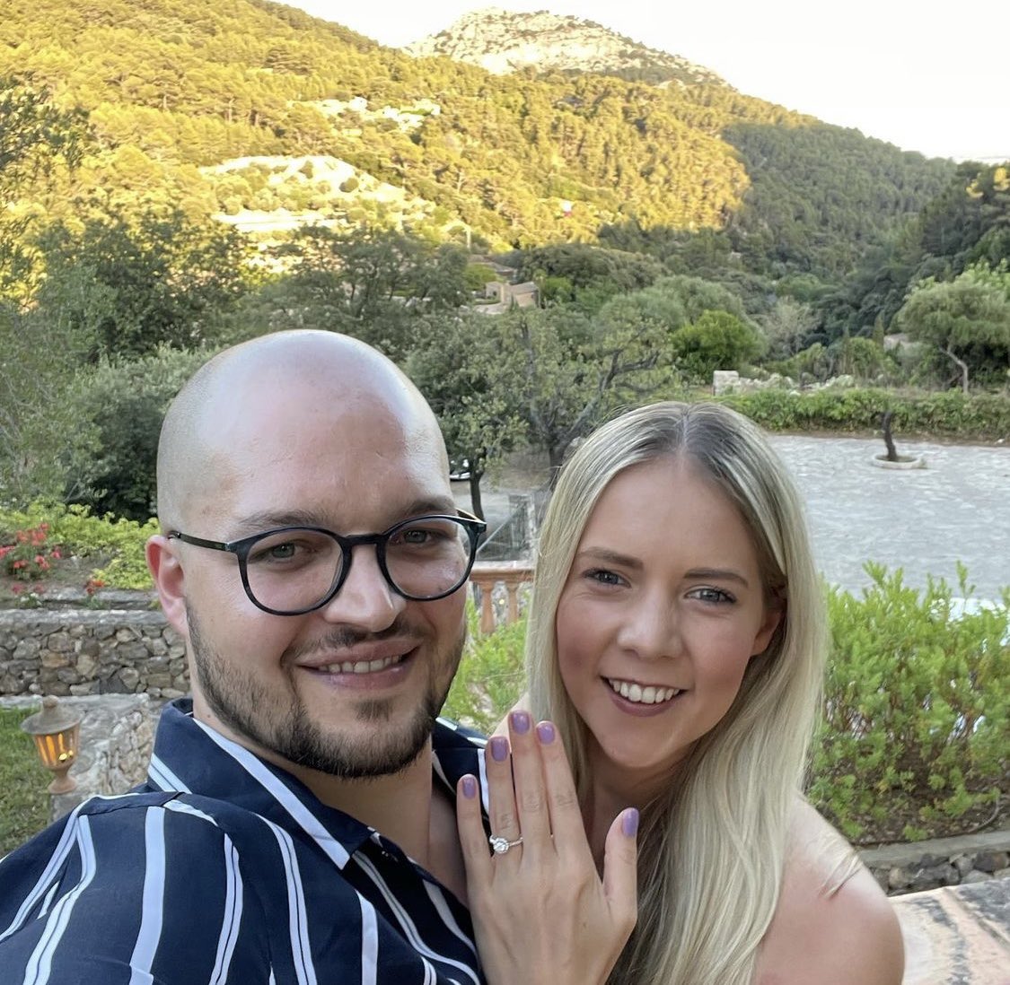 Lightingspire's tweet photo. 🎂Happy Birthday 𝙇𝙖𝙪𝙧𝙖 𝙋𝙧𝙤𝙘𝙩𝙤𝙧

💍Fiancé of Lightingspiration Founder Nick Galea

🥳Have a great day, Laura!

#Lightingspiration https://t.co/lHTd3k7vef