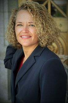 FamousGays's tweet photo. Jackie Biskupski (Lesbian) is an American Democratic politician, who served as the 35th Mayor of Salt Lake City, Utah. Upon taking office, Biskupski became Salt Lake City's 35th mayor, the city's first openly gay mayor, and the second female mayor (after Deedee Corradini) https://t.co/oUJULB5CSl
