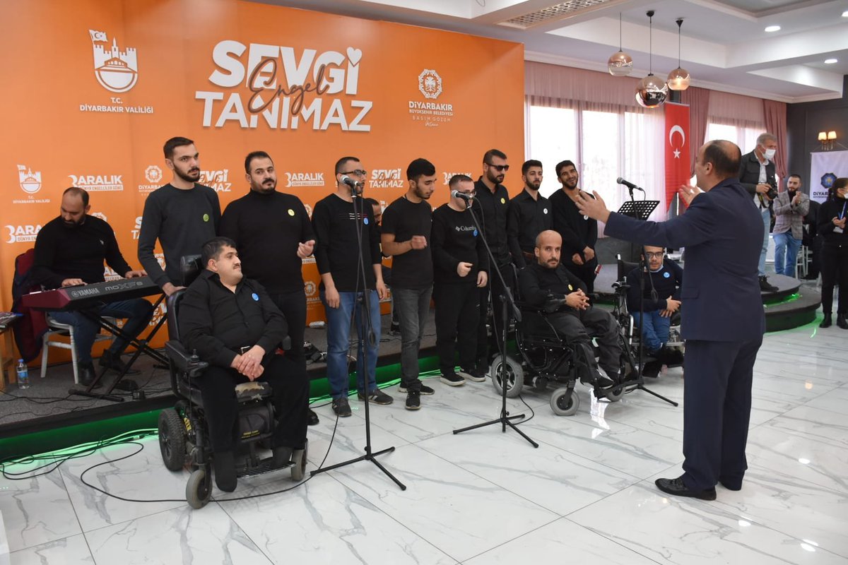 Büyükşehir Belediyemiz tarafından düzenlenen Sevgi Engel Tanımaz programına katıldık.

Sevgi varsa, engel yoktur! 
En büyük engel sevgisizliktir.